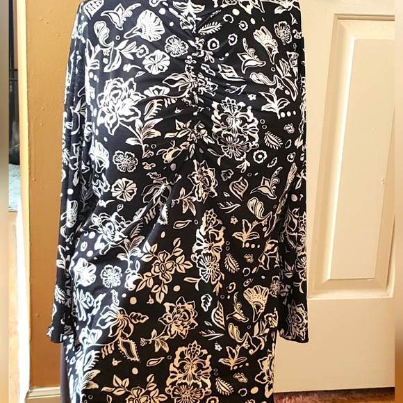 🆕️Ladies lightweight top​ - Picture 3 of 10